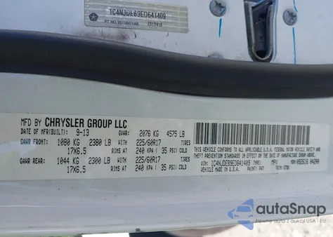 2014 Jeep Compass Latitude z USA, uszkodzony, nr VIN 1C4NJDEB9ED641409